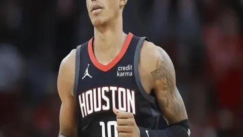 广夏激战广州，11胜8负悬念迭起！深度解析CBA对决精彩数据！